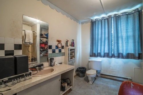 1226 Lawlor Rd, Nanaimo, BC - Indoor Photo Showing Bathroom