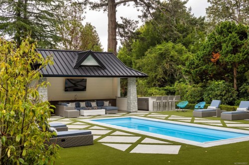 3375 Ripon Rd, Oak Bay, BC 