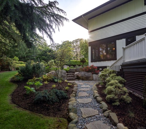 3375 Ripon Rd, Oak Bay, BC 