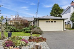 10301 Gabriola Pl  Sidney, BC V8L 3J8