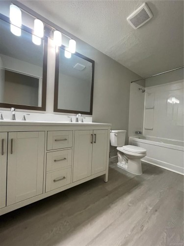 1252 9Th St, Courtenay, BC - Indoor Photo Showing Bathroom