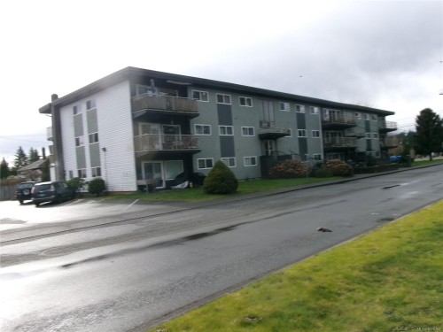 1252 9Th St, Courtenay, BC - Outdoor With Facade