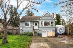 1707 Albert Ave  Victoria, BC V8R 1Y9