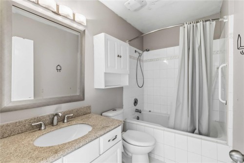 9-10145 Third St, Sidney, BC 