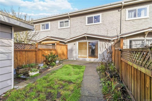 9-10145 Third St, Sidney, BC 