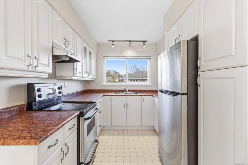 9-10145 Third St, Sidney, BC 