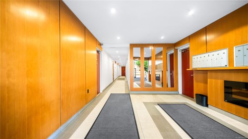 1520 Richmond Ave, Victoria, BC - Indoor Photo Showing Other Room