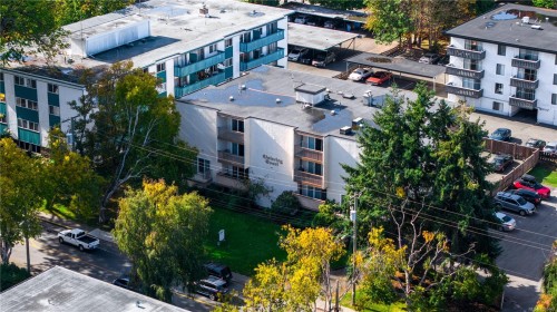 1520 Richmond Ave, Victoria, BC - Outdoor