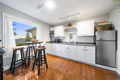 6092 Chippewa Rd, Duncan, BC 