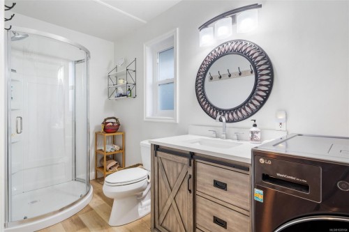 6092 Chippewa Rd, Duncan, BC 