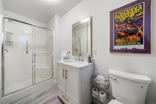 6092 Chippewa Rd, Duncan, BC 