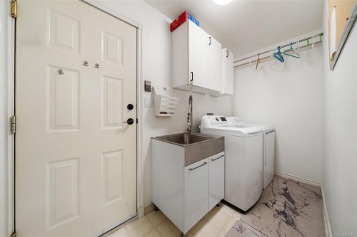 6092 Chippewa Rd, Duncan, BC 