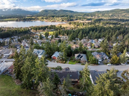 6092 Chippewa Rd, Duncan, BC 