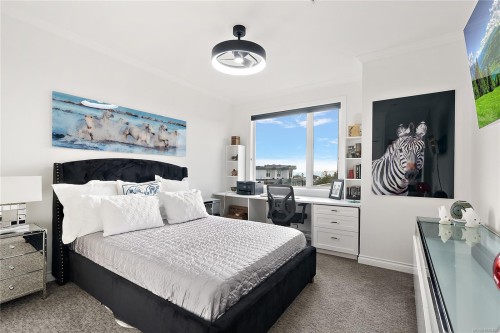 Ph403-2409 Bevan Ave, Sidney, BC - Indoor Photo Showing Bedroom