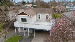 41 Lurline Ave  Saanich, BC V8Z 1H5