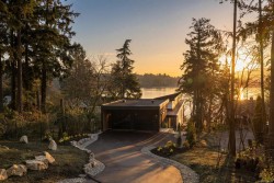 11392 Chalet Rd  North Saanich, BC V8L 5L9