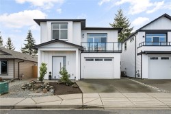 984 Harbour View St  Nanaimo, BC V9R 4V3