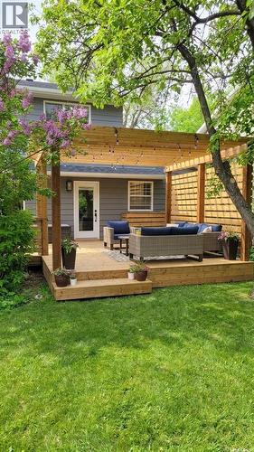 1033 9Th Street E, Saskatoon, SK - Outdoor With Deck Patio Veranda