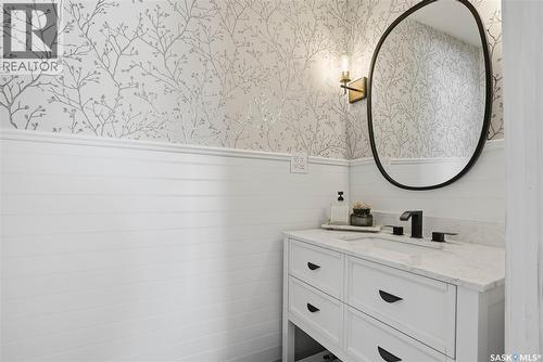 1033 9Th Street E, Saskatoon, SK - Indoor Photo Showing Bathroom