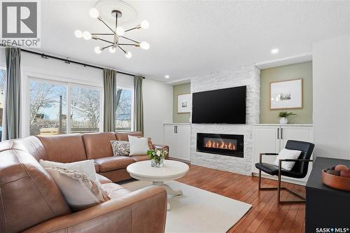 1033 9Th Street E, Saskatoon, SK - Indoor Photo Showing Living Room With Fireplace