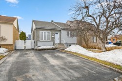 5085 Av. Labonté  Longueuil (Saint-Hubert), QC J3Y 8E5