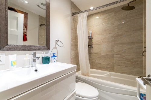 Bathroom - 3564 Rue St-Dominique, Montréal (Le Plateau-Mont-Royal), QC - Indoor Photo Showing Bathroom