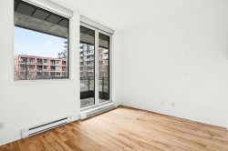 Salon - 