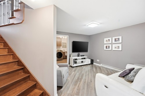 Salle familiale - 1114 Rue Jolicoeur, L'Assomption, QC - Indoor Photo Showing Other Room