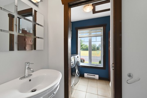 Salle d'eau - 504 Rue Larose, Saint-Césaire, QC - Indoor Photo Showing Bathroom