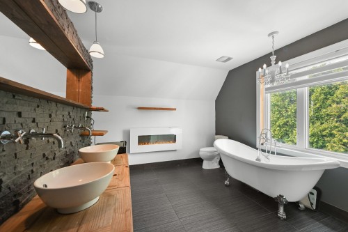 Salle de bains attenante à la CCP - 504 Rue Larose, Saint-Césaire, QC - Indoor Photo Showing Bathroom