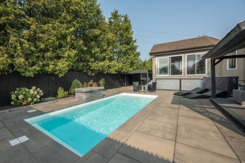 Piscine - 504 Rue Larose, Saint-Césaire, QC - Outdoor With In Ground Pool