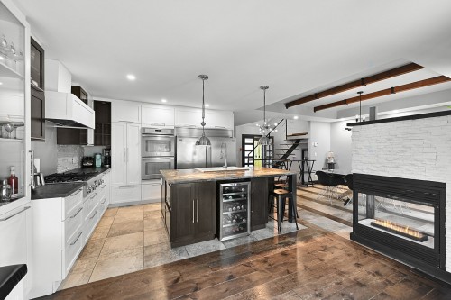 Cuisine - 504 Rue Larose, Saint-Césaire, QC - Indoor Photo Showing Kitchen With Upgraded Kitchen