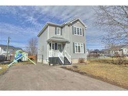 321 Rennick  Moncton, NB E1G 5G9