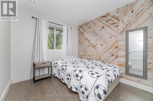 5011 Spruce Avenue, Burlington, ON - Indoor Photo Showing Bedroom