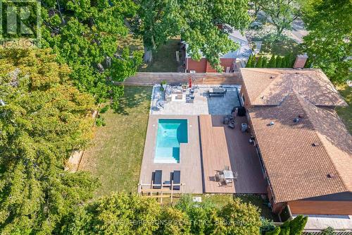 5011 Spruce Avenue, Burlington, ON - Outdoor