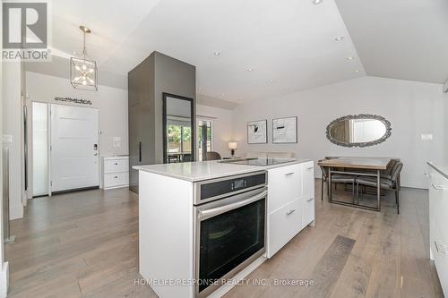 5011 Spruce Avenue, Burlington, ON - Indoor Photo Showing Kitchen