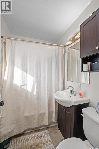 155 24Th Street E, Prince Albert, SK - Indoor Photo Showing Bathroom