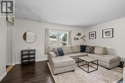 155 24Th Street E, Prince Albert, SK - Indoor Photo Showing Living Room