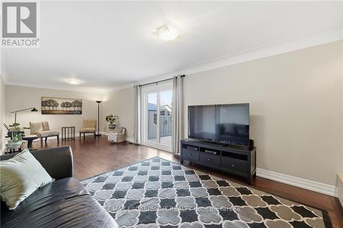 14 Atkins Drive, Hamilton, ON - Indoor Photo Showing Living Room