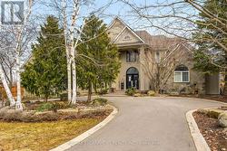 15 PALOMINO DRIVE  Hamilton, ON L0R 1H3