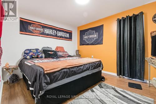 595 Lincoln Street, Welland (Lincoln/Crowland), ON - Indoor Photo Showing Bedroom