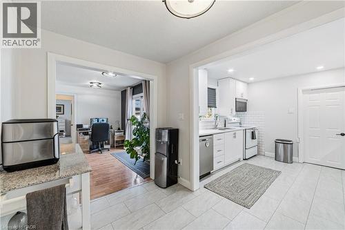 1378 Upper Wellington Street, Hamilton, ON - Indoor Photo Showing Kitchen