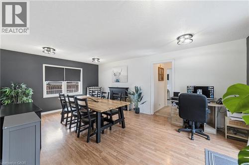 1378 Upper Wellington Street, Hamilton, ON - Indoor Photo Showing Dining Room