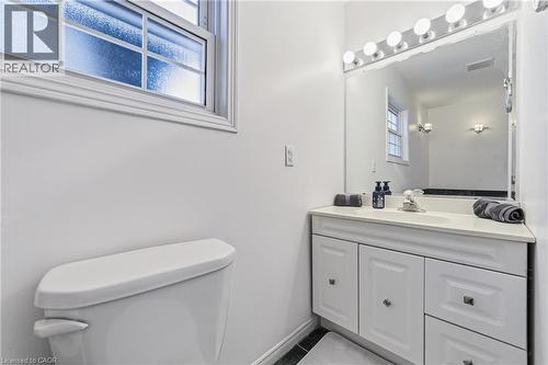 1378 Upper Wellington Street, Hamilton, ON - Indoor Photo Showing Bathroom