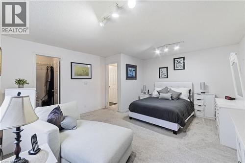1378 Upper Wellington Street, Hamilton, ON - Indoor Photo Showing Bedroom