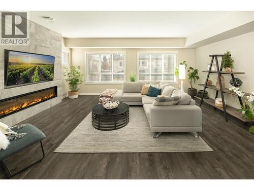 680 Old Meadows Road Unit# 81, Kelowna, BC - Indoor Photo Showing Living Room