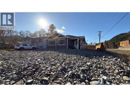594 Sixth Avenue, Midway, BC - Outdoor