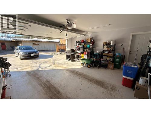 594 Sixth Avenue, Midway, BC - Indoor Photo Showing Garage