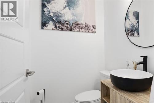 328 Shady Glen Crescent, Kitchener, ON - Indoor Photo Showing Bathroom