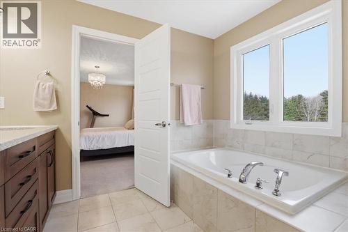 328 Shady Glen Crescent, Kitchener, ON - Indoor Photo Showing Bathroom